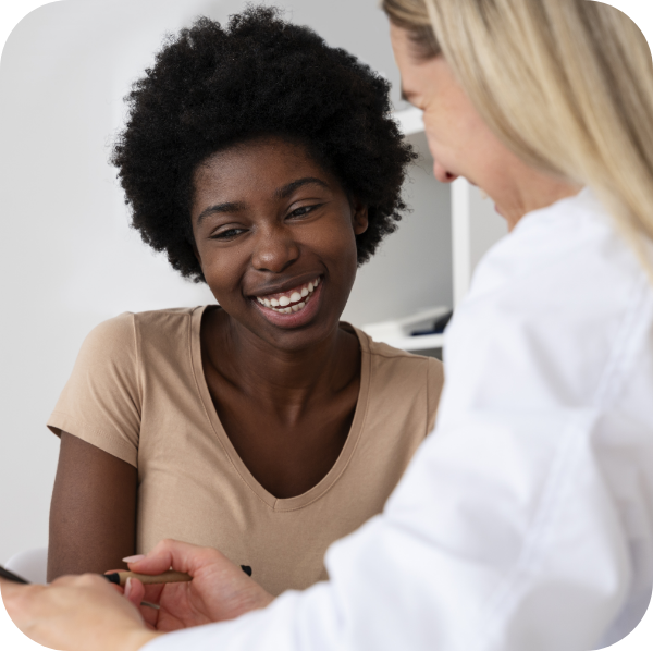 side-view-smiley-doctor-patient